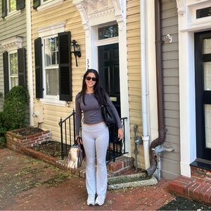 Meet your Posher, Isabel